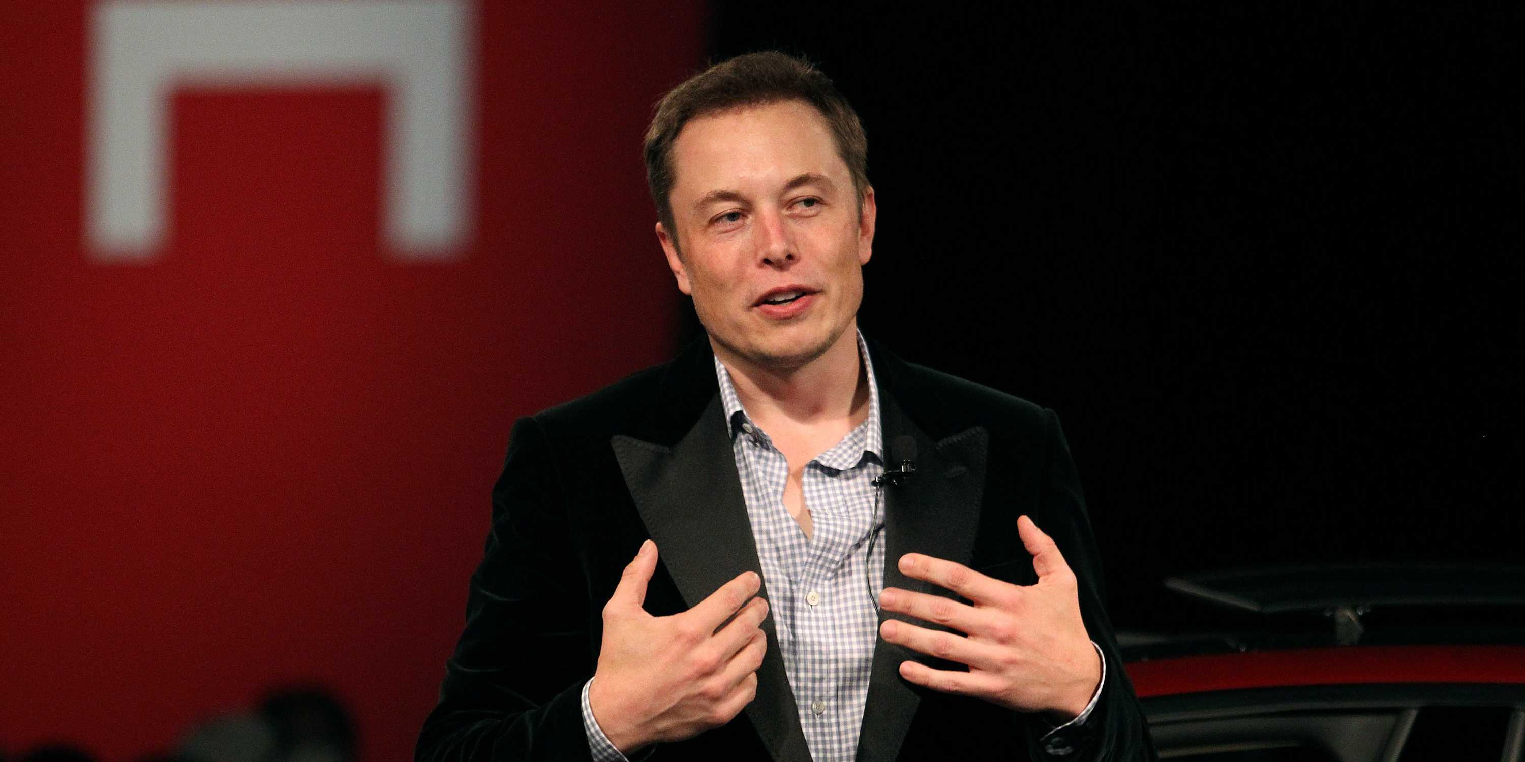 Elon-Musk-propietario-de-Tesla-y-de-SolarCity[1]